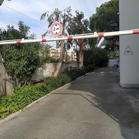 Grand Studio Neuf Face Port Et Plage, Parking Prive โกลเฟอ-จวน ภายนอก รูปภาพ