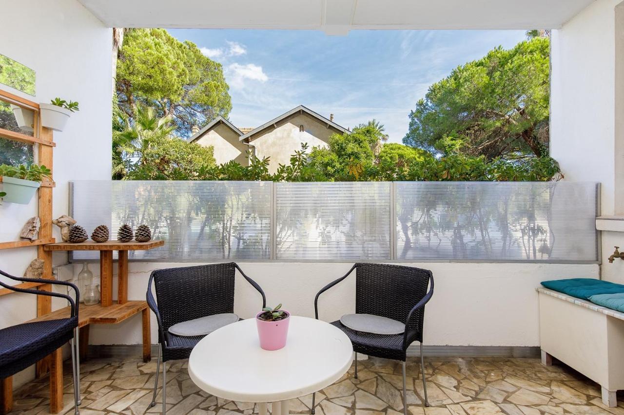 Grand Studio Neuf Face Port Et Plage, Parking Prive โกลเฟอ-จวน ภายนอก รูปภาพ